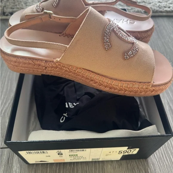 CHANEL Women's Beige Sandals with Crystal Logo - Picture 4 of 4